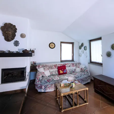 Nyaraló Casa Con Giardino E Vista Civenna